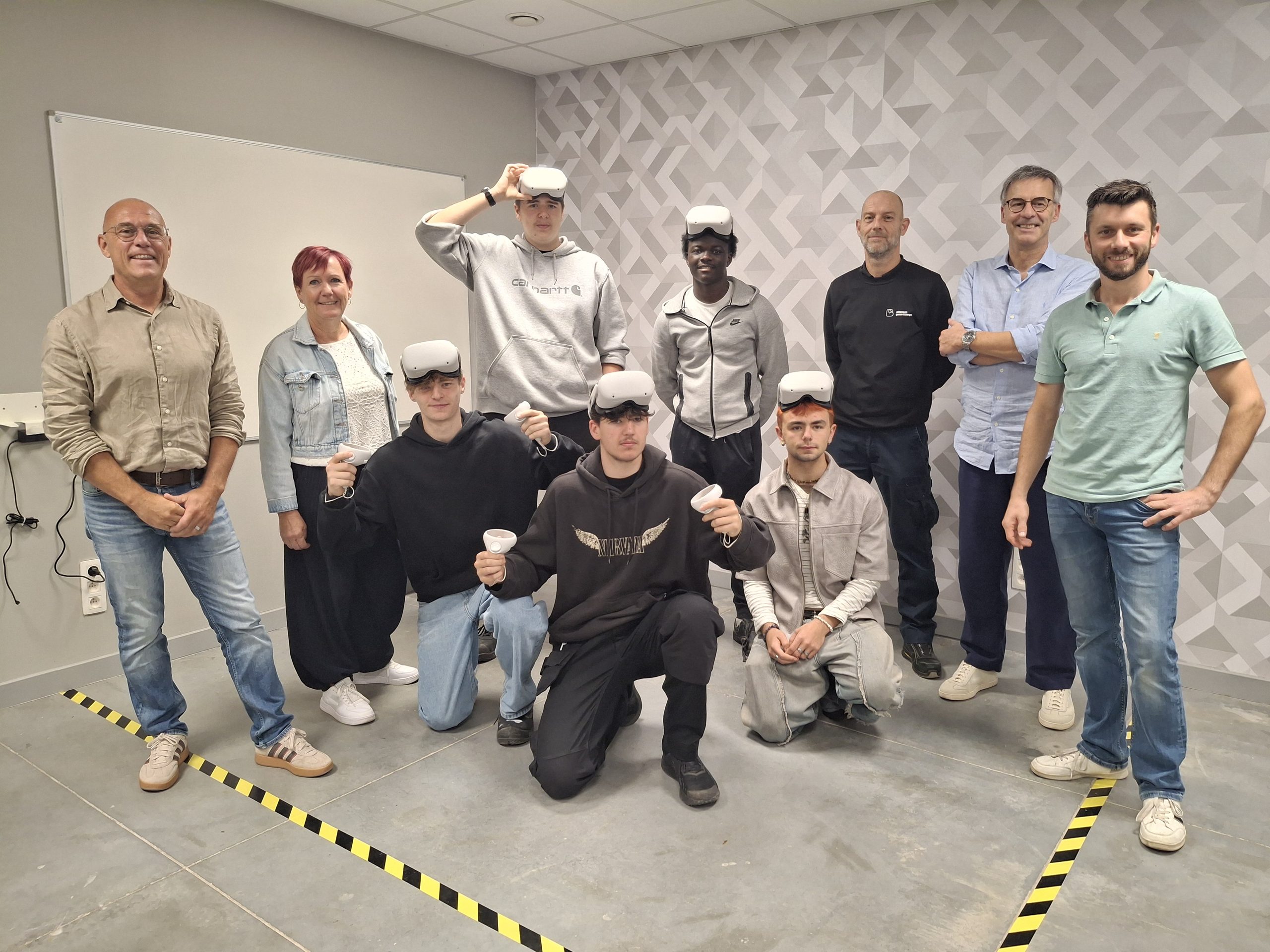 GO! atheneum Geraardsbergen neemt gloednieuwe VR-Room officieel in gebruik